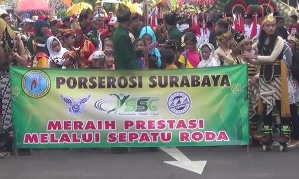 Peringati HUT, Surabaya Gelar Parade Budaya dan Bunga