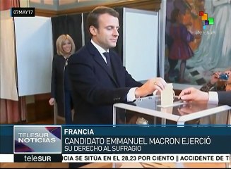 Vota Emmanuel Macron en la segunda vuelta de elección francesa