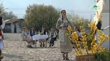 Magdalena Paraschivoiu - La fantana din carare (Popasuri folclorice - TVR 3 - 23.04.2017)
