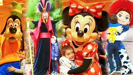 VLOG - CHASSE AUX PERSONNAGES DISNEY !