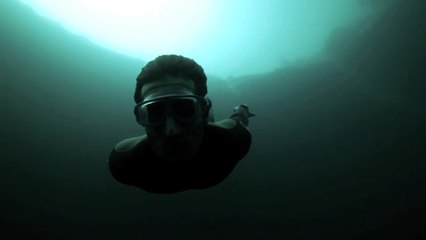 Apnea - Caduta libera di Guillaume Nery al Dean's Blue Hole FULL HD