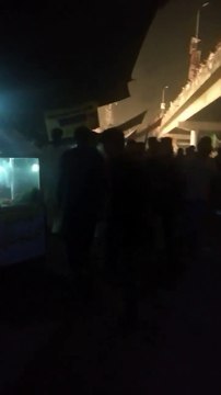 Imran Khan Ki Taqreer Ky Doran Hi Log Wapis Jana Shuru