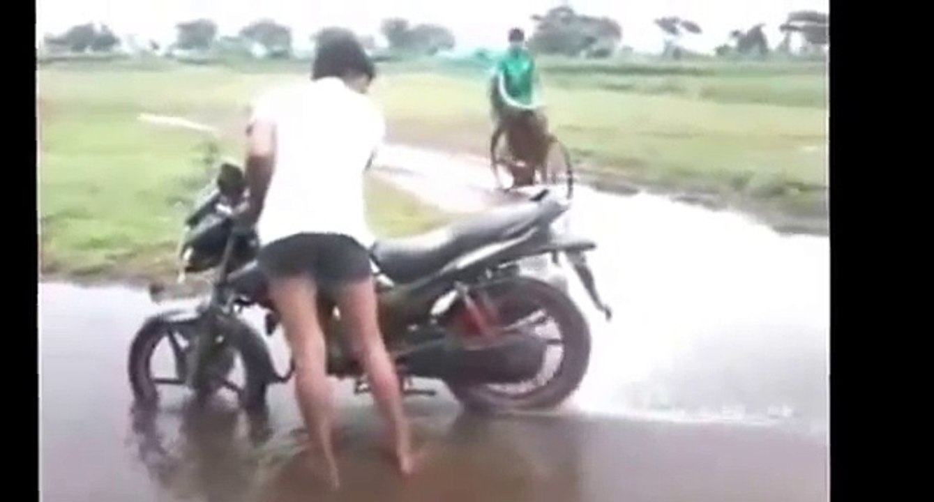 Whatsapp Indian Funny Videos || Indians CRAZY FUN MUST WATCH latest 2016-17