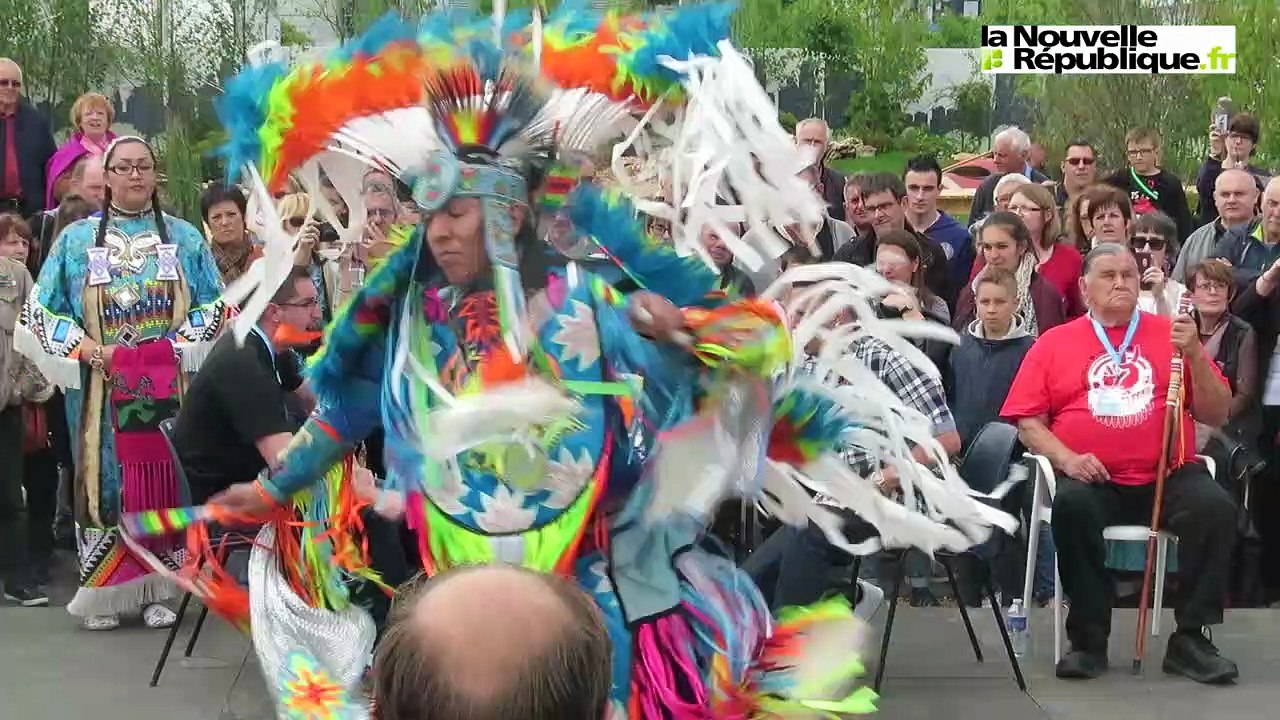 VIDÉO. Tours : danses amérindiennes à la Foire