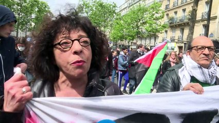 Milhares protestam contra Macron em Paris