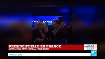 Présidentielle 2017 : Marine Le Pen danse un rock sur YMCA des Village People