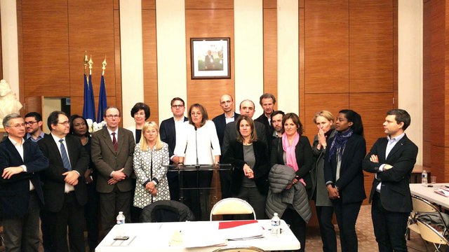 Annonce officielle en salle des Fêtes de la Mairie du 17e arrondissement de Paris des Résultats du 2e tour de la Présid