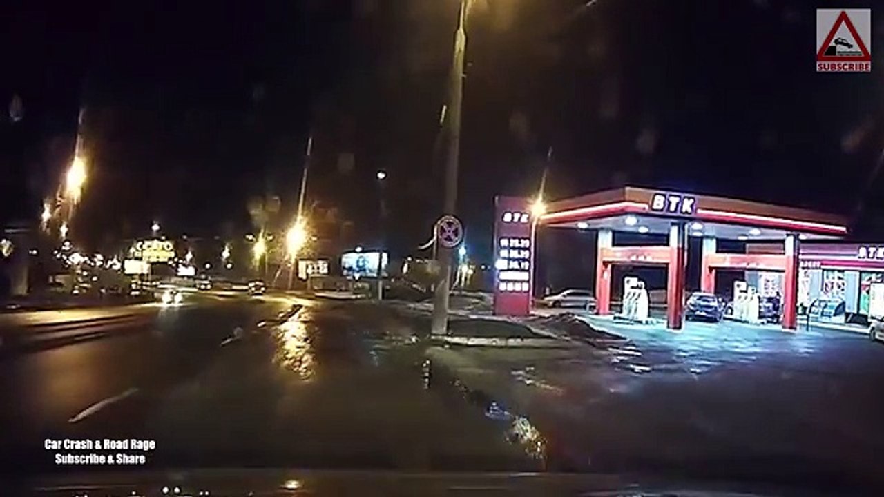 IDIOT Driving Fails Compilation 2017