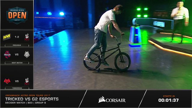 CSGO: Some french guy blatantly spinbotting on stage