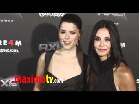 NEVE CAMPBELL and COURTENEY COX at SCREAM 4 Premiere