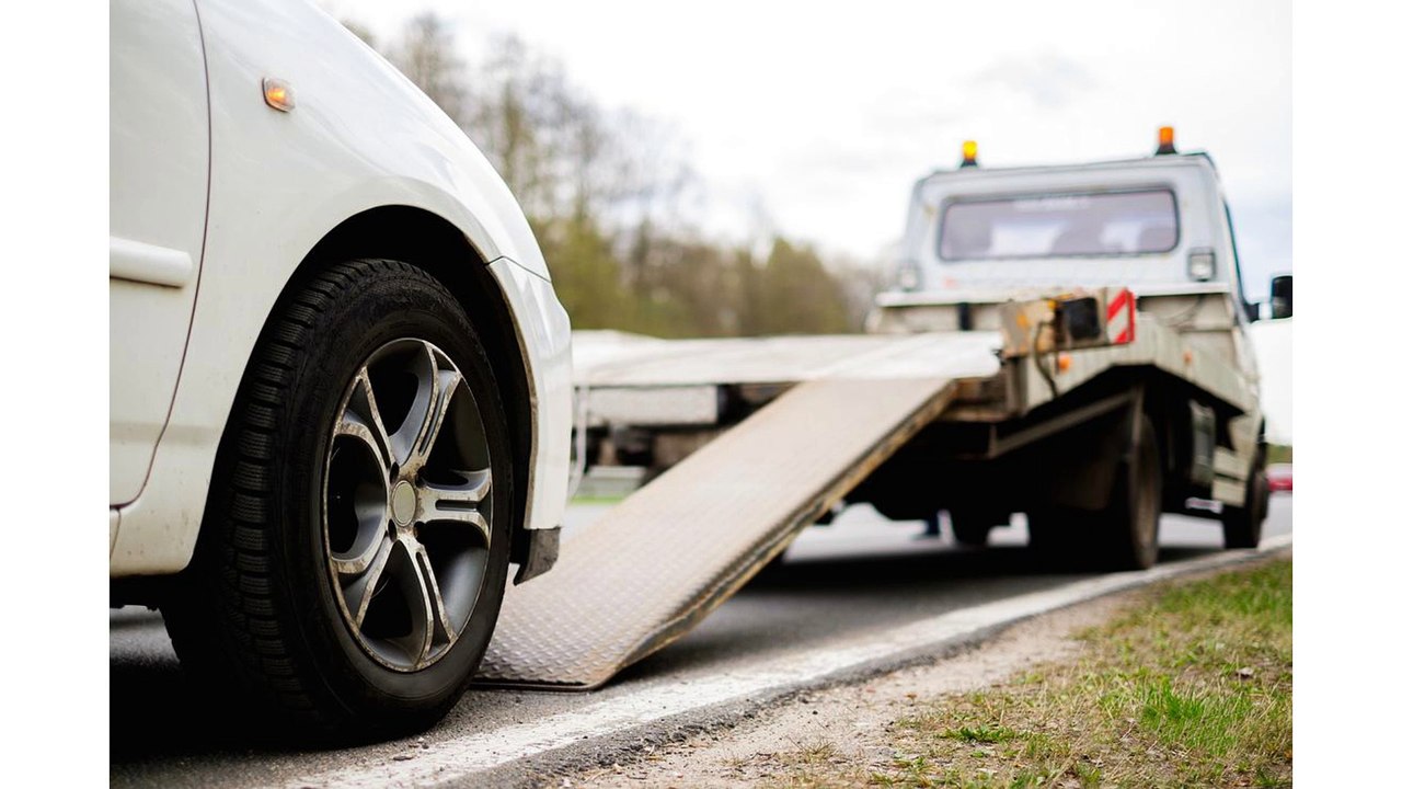 Tire Change in Atlanta - What Roadside Assistance Service Includes