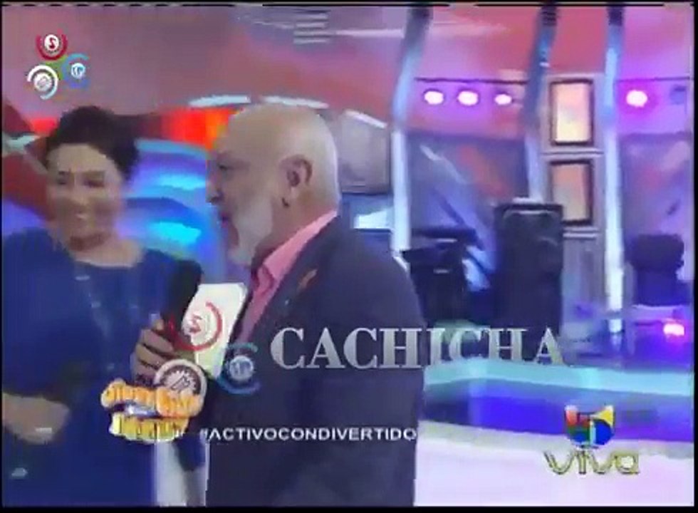 Jochy Santos Saca A Albert Mena En Vivo En Divertido Con Jochy