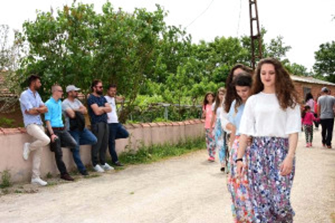 73 Yıllık Gelenek: Aşıklar Sokağı'nda Gönüllerinin Sultanını Aradılar