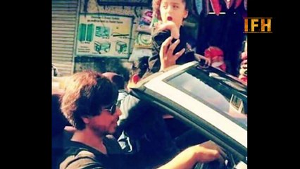 Shah Rukh Khan's son AbRam greets Mumbaikars in his signature style
