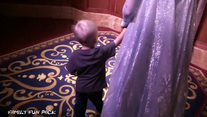 Toddler's First Kiss _ Michael Meets Elsa!!-TXT45w7oqqA