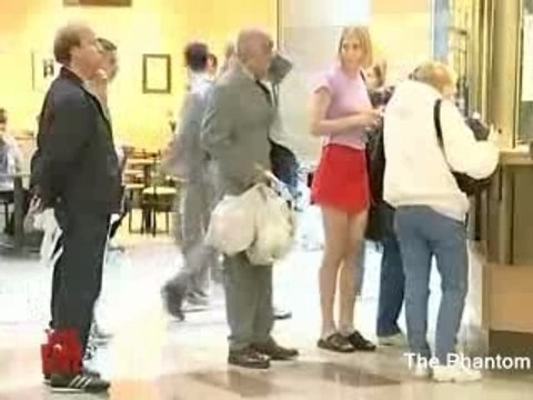 Main aux Fesses,Caméra Cachée