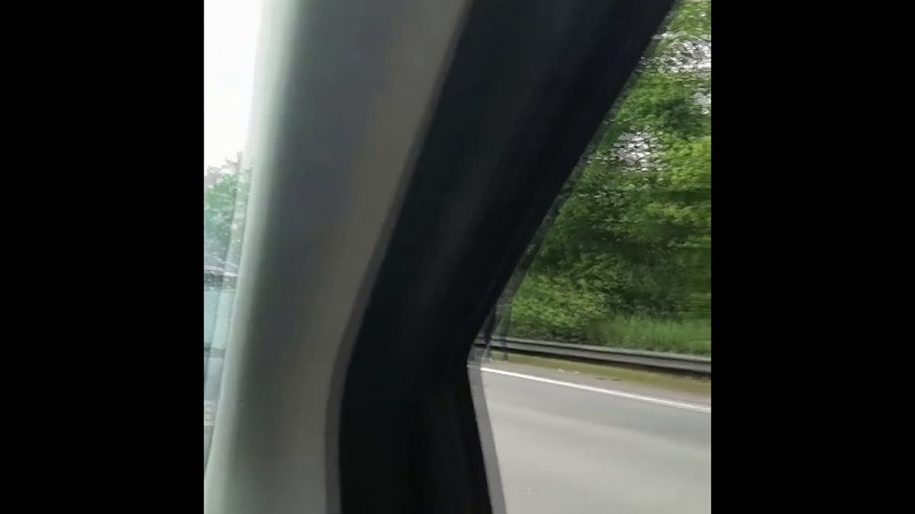 Voiture en feu sur l'autoroute, à hauteur de St-Ghislain