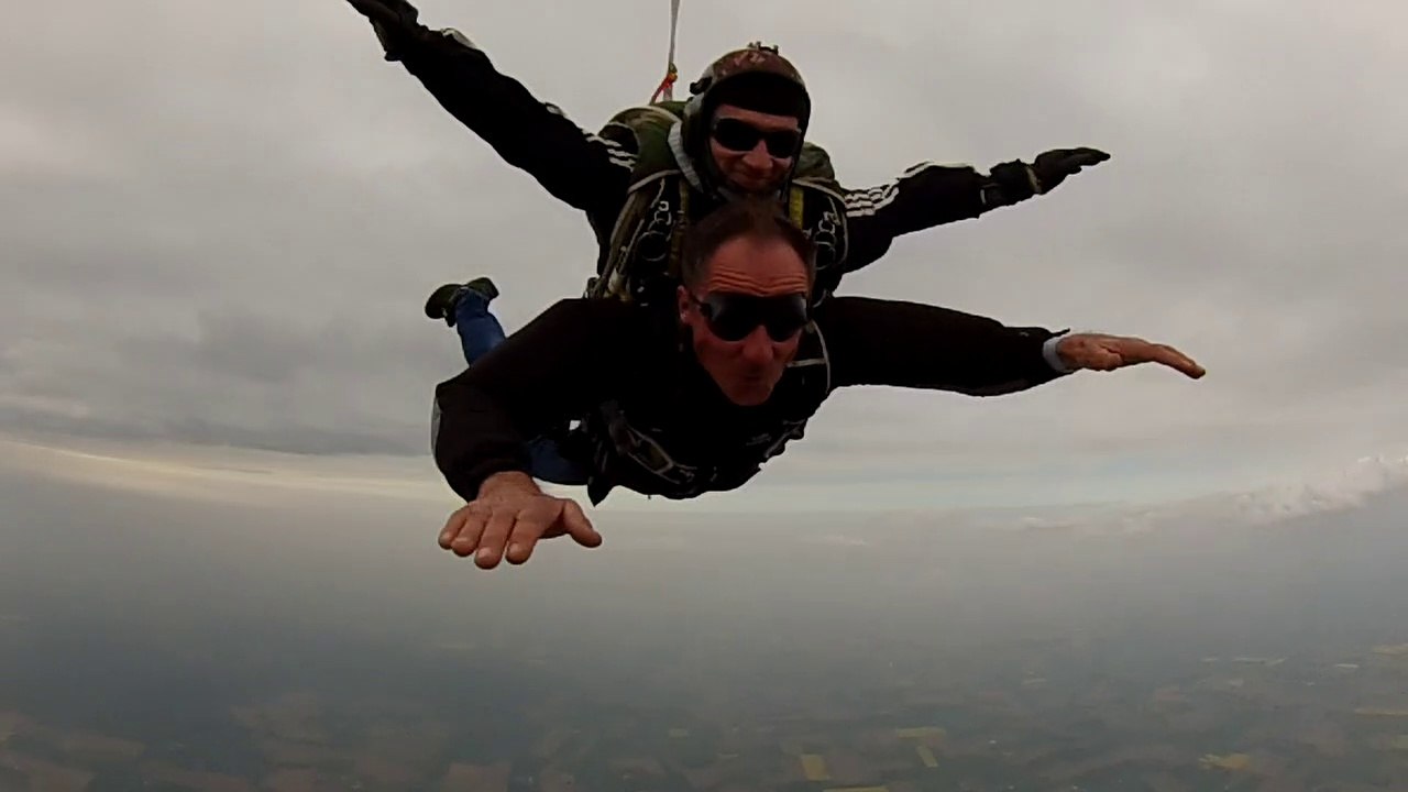 Regis GOMBERT saut en parachute Merville 06/05/217