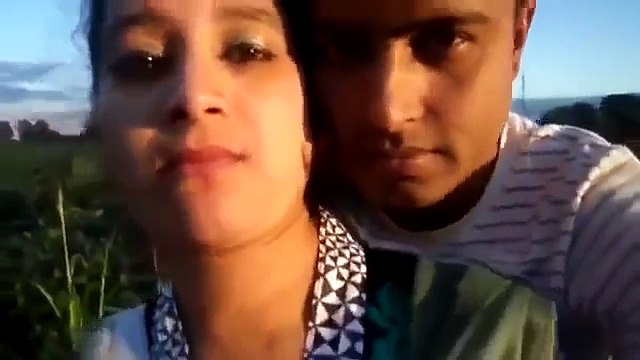 Desi Kissing Scene Between Girl And Man Kissing Sccene On Public Road