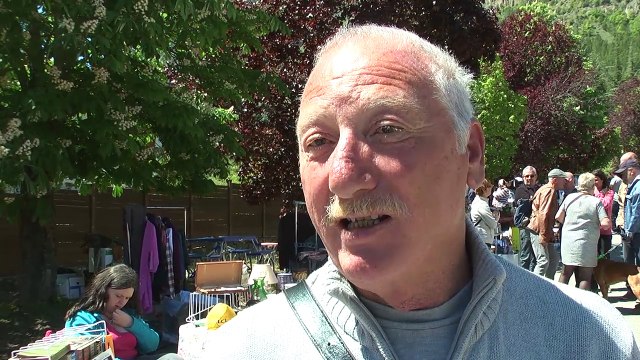 Hautes-Alpes : de nombreux chineurs pour le vide-greniers de Remollon