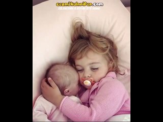 Bir Ablanın Kaç Yaşında Olursa Olsun Anne Gibi Davranma Arzusu