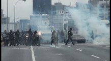 Marchas opositoras en Caracas se prolongan con fuertes enfrentamientos
