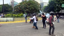 Gás lacrimogêneo contra protesto na Venezuela