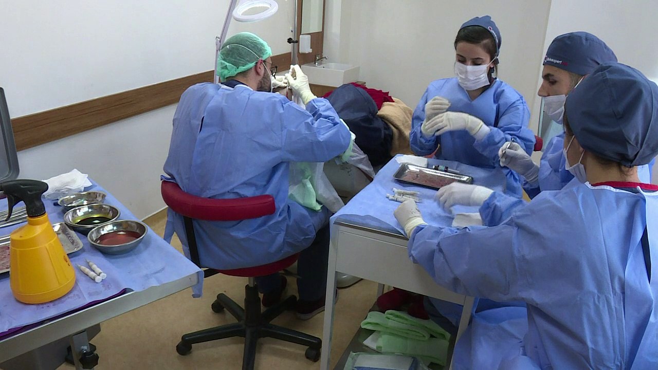 Hair therapy boosts Istanbul's receding tourism