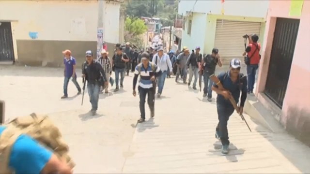 Ciudadanos crean policía comunitaria en poblado de Tlacotepec, sur de México