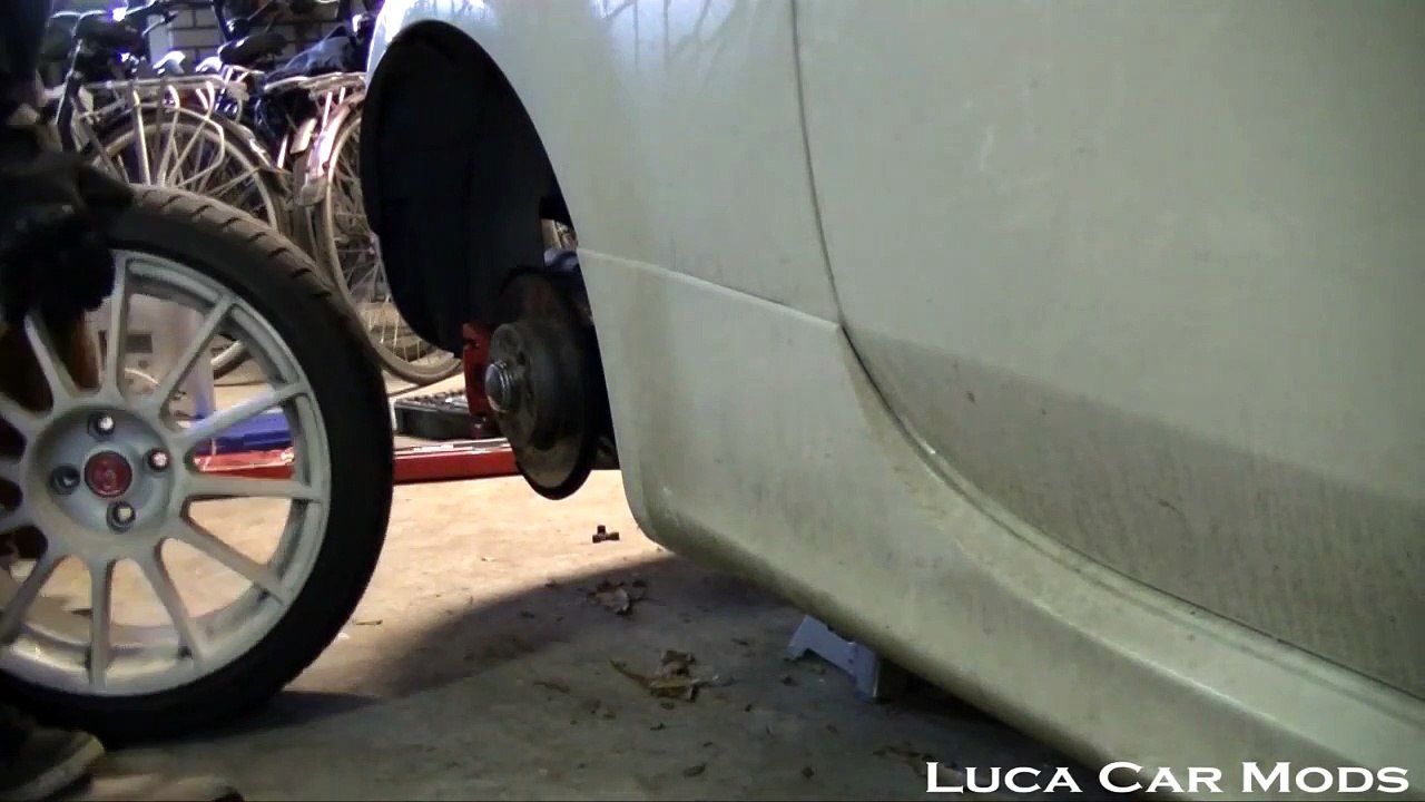 Brake Discs & Pads On A Abarth 500 Esseesse