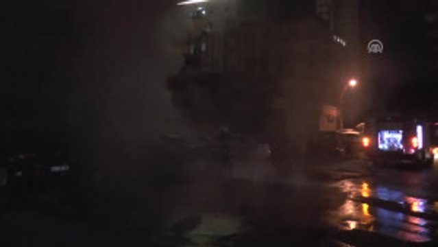 Komşularının Araçlarını Benzin Dökerek Ateşe Verdi