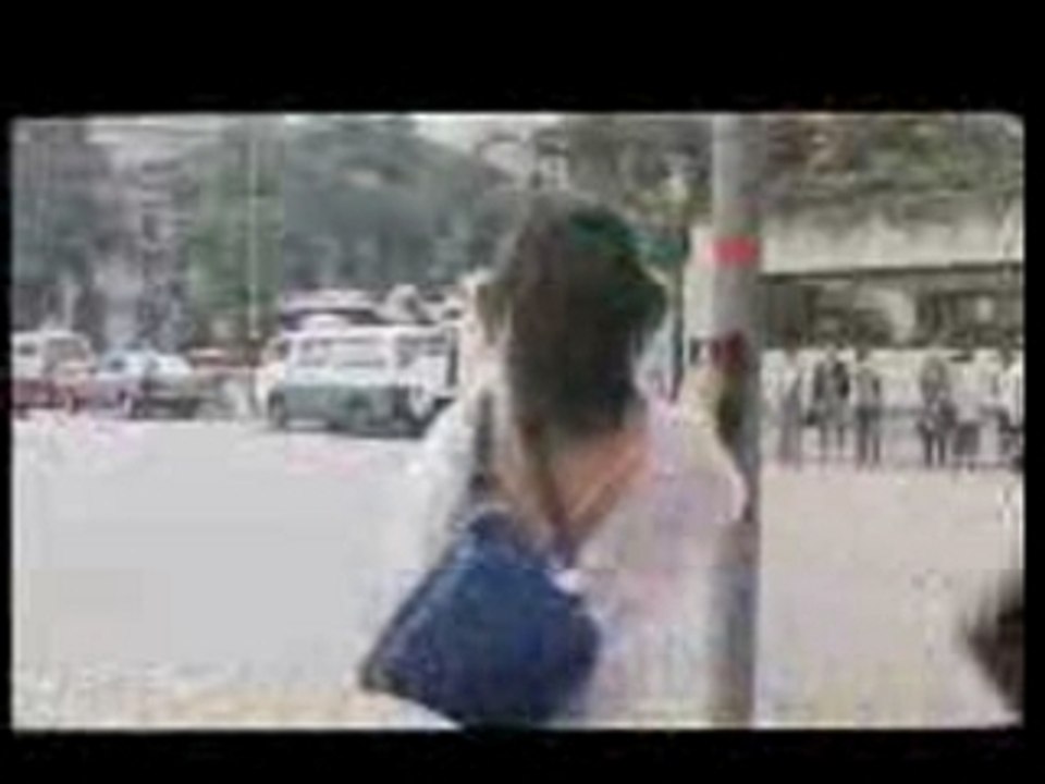 Trés belle femme qui marche