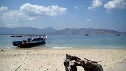 Gili Air - Bali - Batu Caves(000130.524-000201.373)