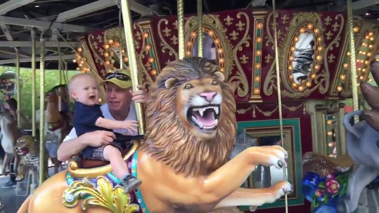 Bébés et gamins VS manège... Compilation bien drole