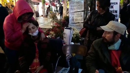 Öğrencilerine kavuşmak için açlık grevindeler: Tıbbi müdaheleyi kabul etmedi...