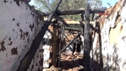 Çanakkale Yaşlı Çiftin Evi Kül Oldu