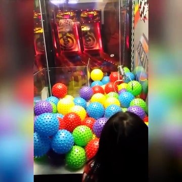 Le résumé de la vie à travers cette machine à jouets