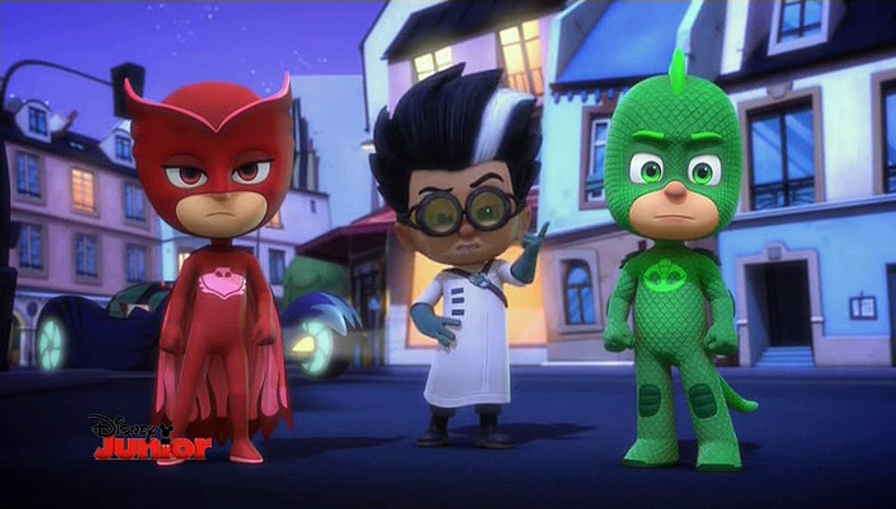 PJ Masks - Super pigiamini - Gufetta apre il suo mantello a forma di ali
