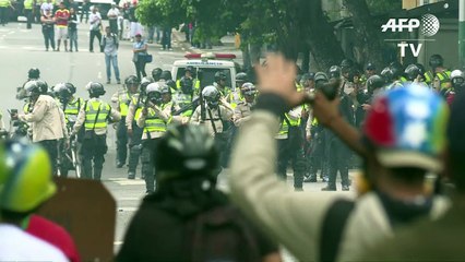 Venezuela : les opposants à nouveau bloqués par les policiers