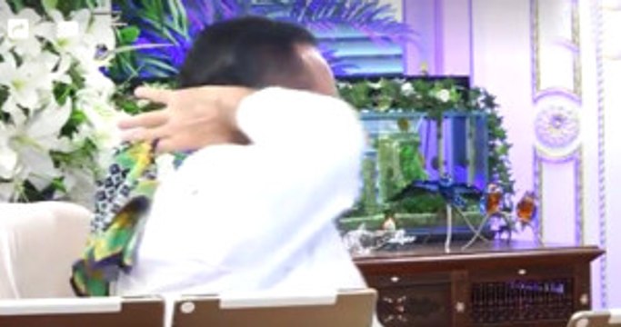 Oturduğu Yerden Halay Çeken Adnan Oktar, Kendinden Geçti