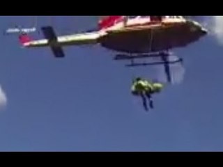 Vado Ligure (SV) - Boscaiolo rimane sotto trattore, salvato dai Vigili del Fuoco (09.05.17)