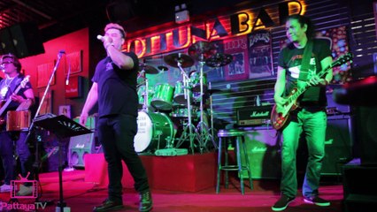 Pattaya Nightlife: Hot Tuna Bar, Walking Street