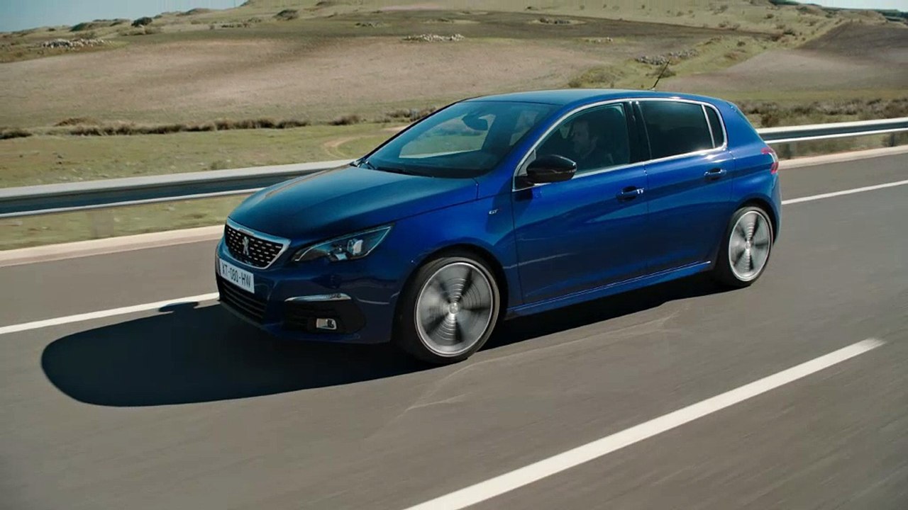 Le style de la Peugeot 308 s’affirme avec une calandre verticale