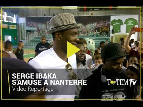 Quand Serge Ibaka s'amuse avec les jeunes basketteurs de Nanterre (France)