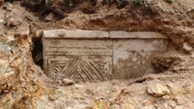 Tuzla'da Yol Çalışmalarında Tarihi Lahit Mezarlar Bulundu