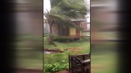 Alerte maximale sur deux îles de Nouvelle-Calédonie, balayées par le cyclone Donna
