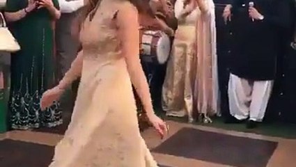 Neelam Muneer Dance in Party