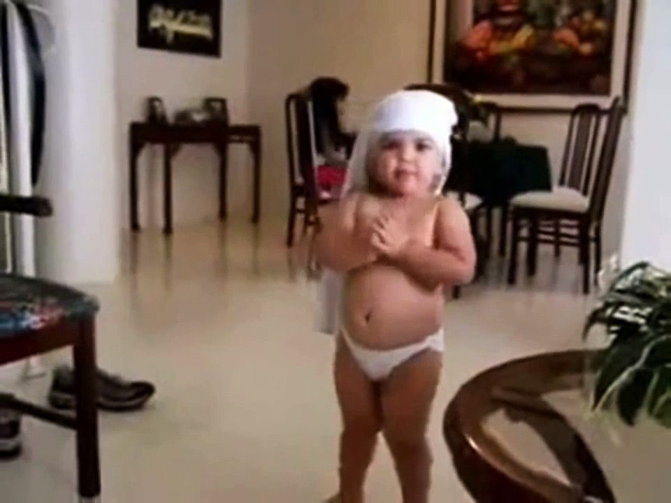 Funny Baby Dance Video on Jalebi Bai Hindi Song