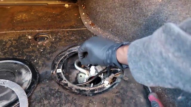 E24 635csi Fuel Pump Replacement