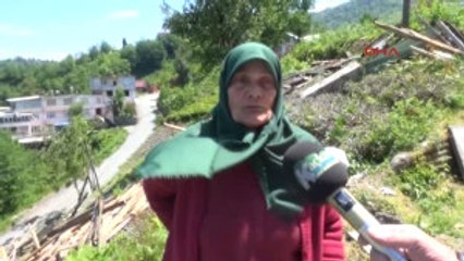 Rize'de Şiddetli Rüzgarda 40 Evin Çatısı Uçtu